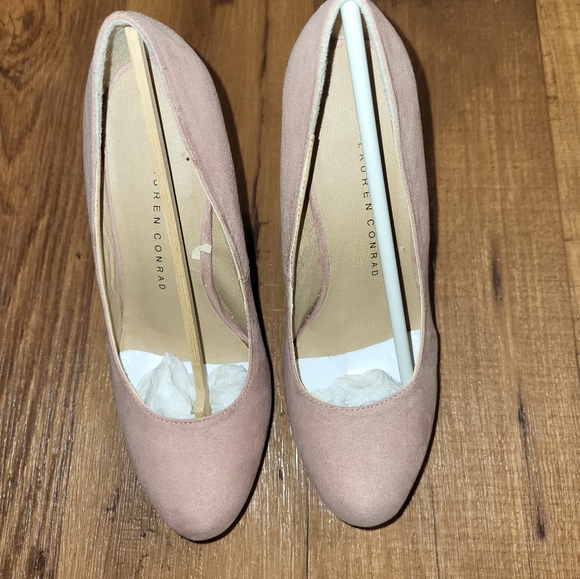 Lauren Conrad, size 6, pink Suede heels - Picture 6 of 7